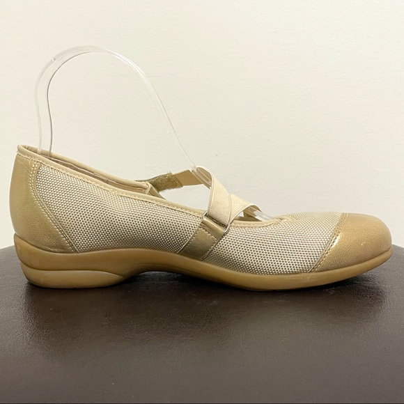 Munro Gold Angie Mary Janes Elastic Straps - Picture 5 of 13